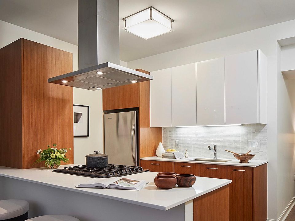 1st image of 400 E Illinois St #2501