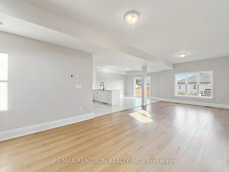4 Braeburn St — Photo 8