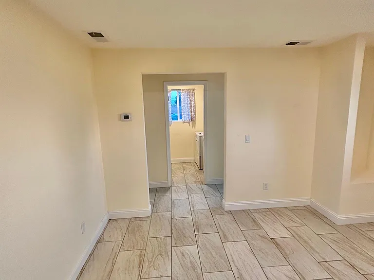 418 E St #2 — Photo 6