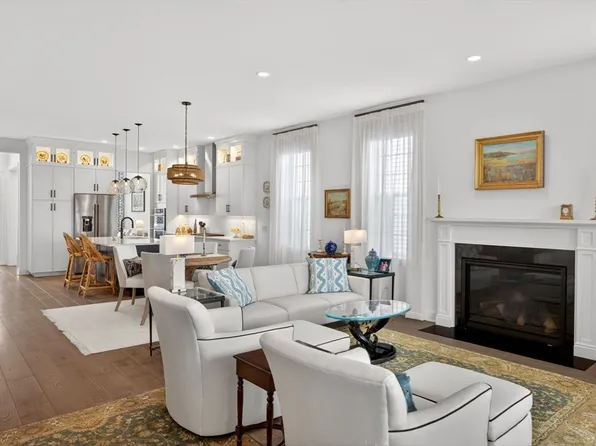 31 Kestrel Hts, Plymouth, MA 02360