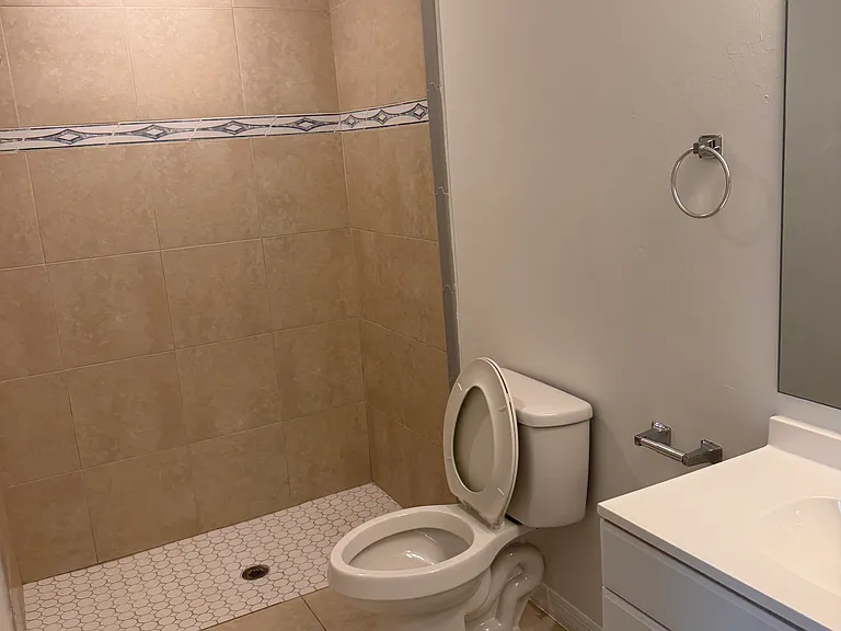 842 SW 39th Terrace Cpe #842 — Photo 8