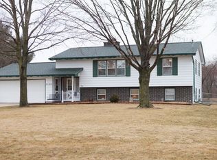 5129 Foulk Rd, Waterloo, IA 50702