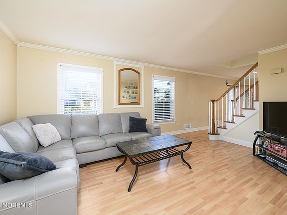 4th image of 4 Colgate Court