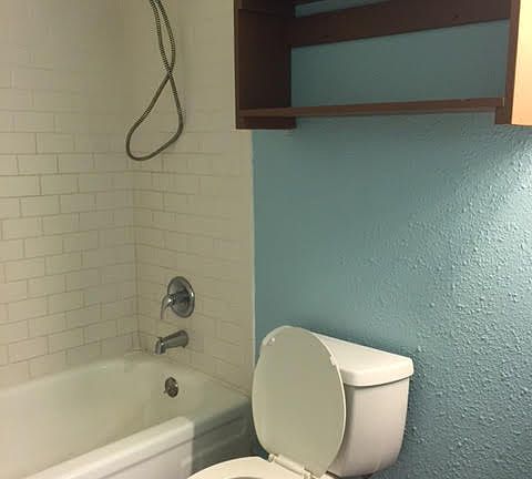 3rd image of 135 W Holland St