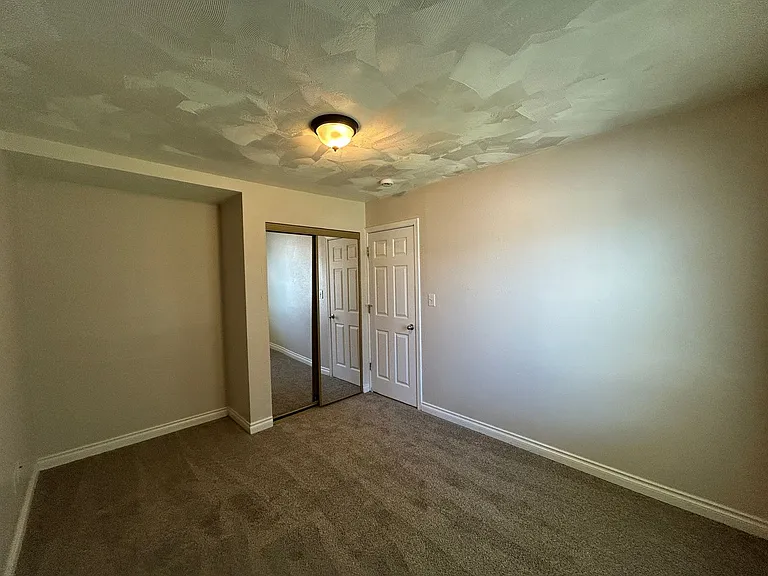 1247 10th Ave — Photo 11