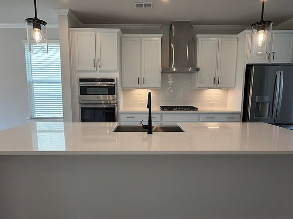 Kitchen with quartz island