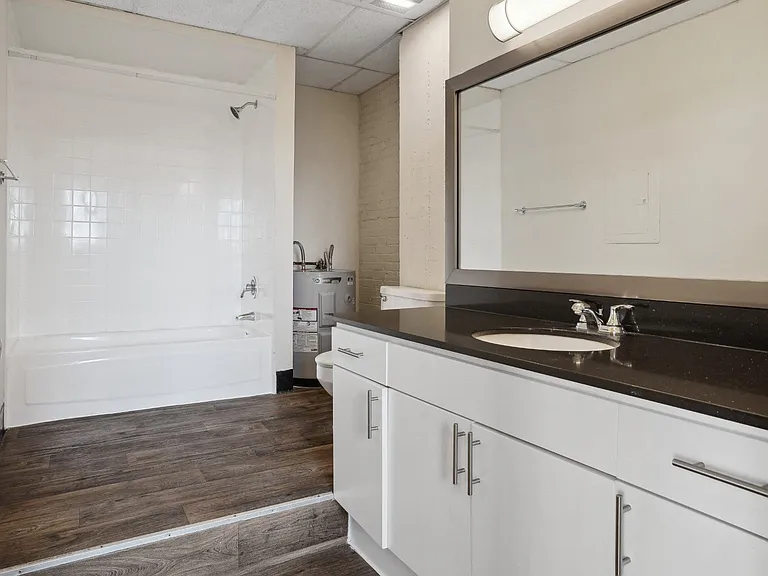 Deep Ellum Lofts — Photo 18