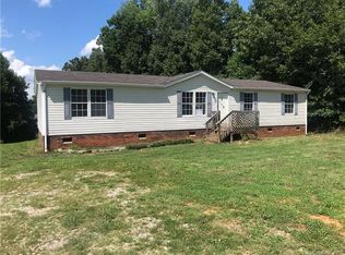 112 Robins Hill Ln, Statesville, NC 28677