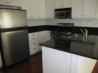 4th image of 790 Harbor Cliff Way Unit 193