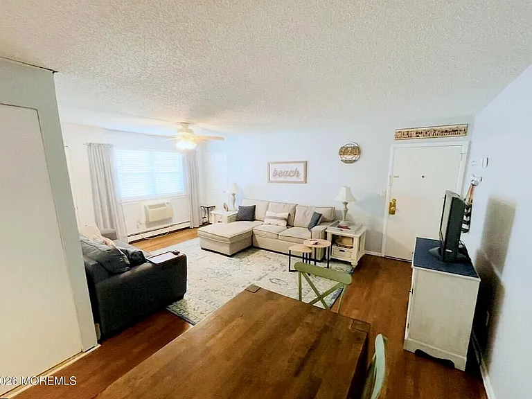 34 Wharfside Dr #210 — Photo 4