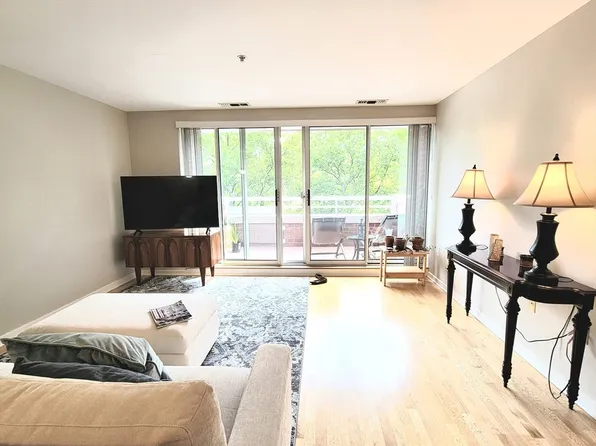 6 Canal Park APT 208, Cambridge, MA 02141