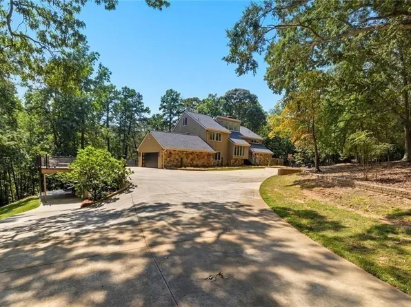 3680 Lamplighter Cove Rd, Gainesville, GA 30504