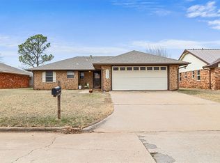 1239 Carriage Dr, Duncan, OK 73533