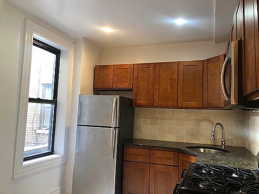 2nd image of 555 W 173rd St #28