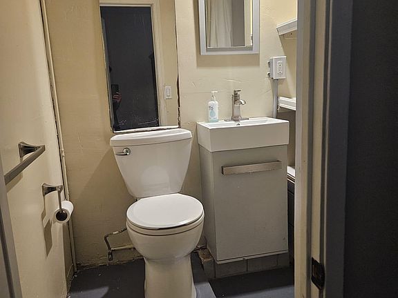 4th image of 4444 Shasta St #1