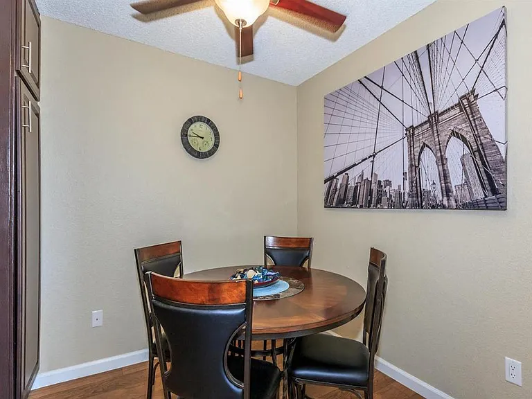 Mojave Blue Apartments — Photo 11