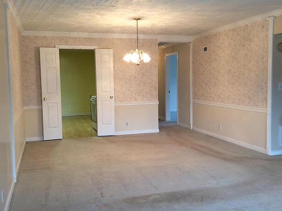 4th image of 1310 Donard Park Ave