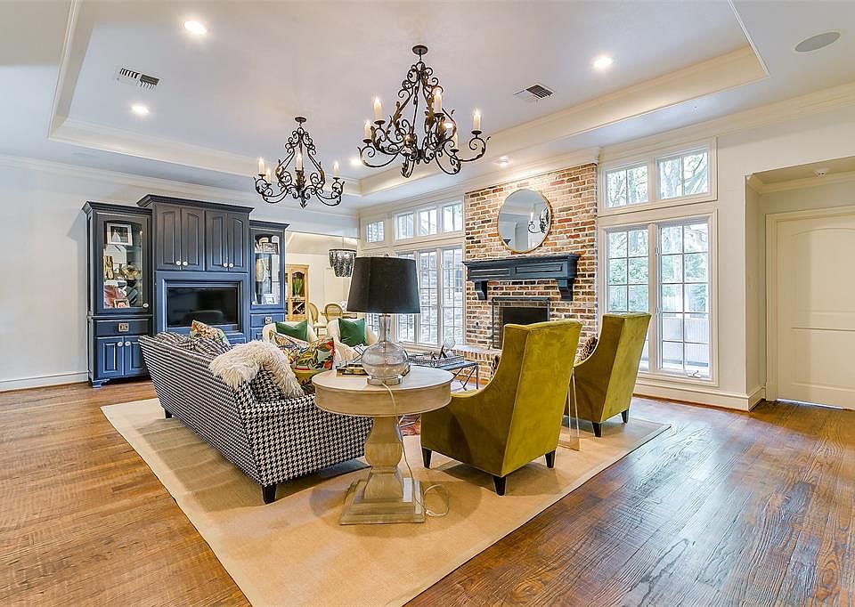 1st image of 4825 Overton Woods Dr