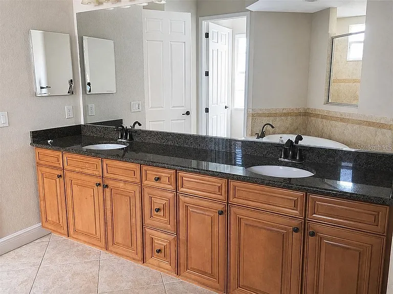 5570 Rock Dove Dr — Photo 24
