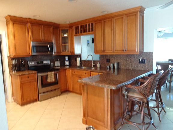 5th image of 3440 NE 12th Ave