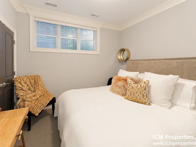 1241 W Oakdale Ave #1 — Photo 12
