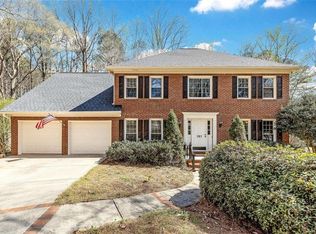 121 Newport Ln SW, Lilburn, GA 30047