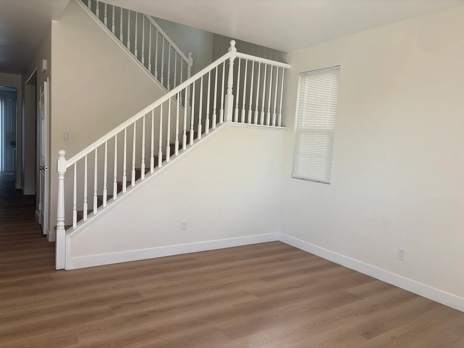 5 bed, 2787 sqft, $3,200 — Photo 4