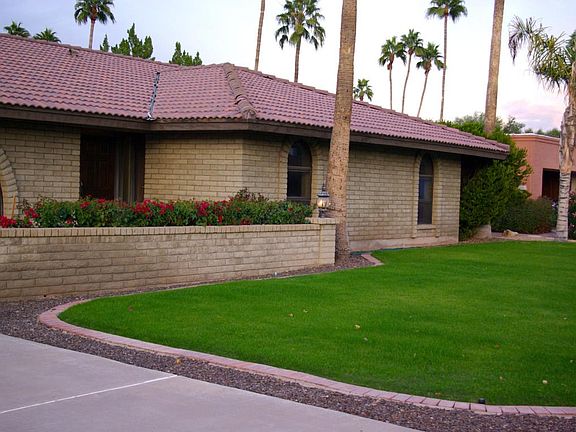 5th image of 202 W Country Gables Dr