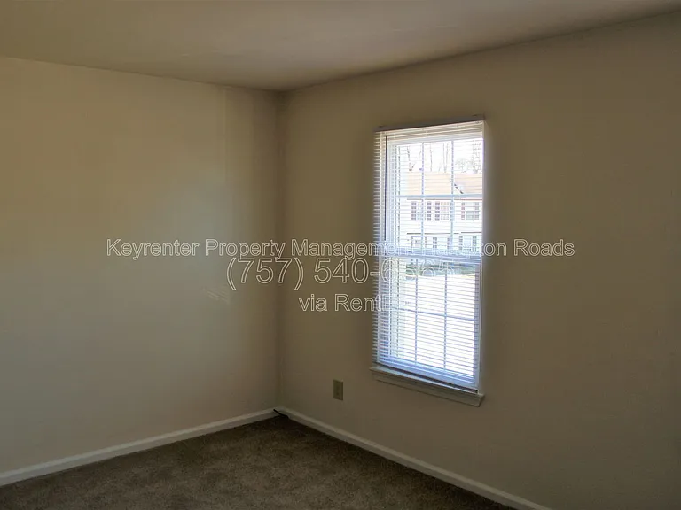 1 Peachtree Ct — Photo 32