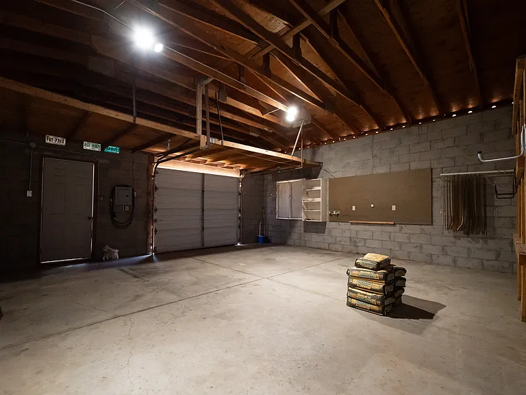 1560 N John Adams St — Photo 27