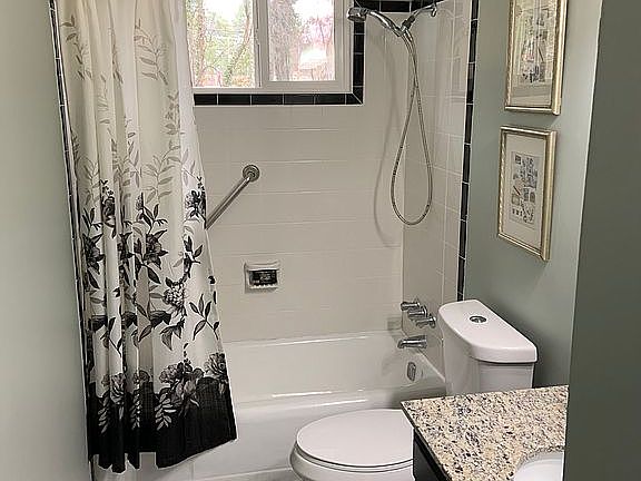 Granite, tile, linen closet