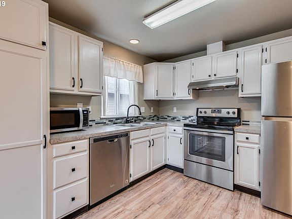 4th image of 2035 Cimerron St