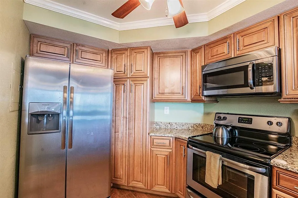 1 bed, 1.0 bath, 780 sqft, $4,880 — Photo 3