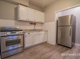 2056 W Arthur Ave, Chicago, IL