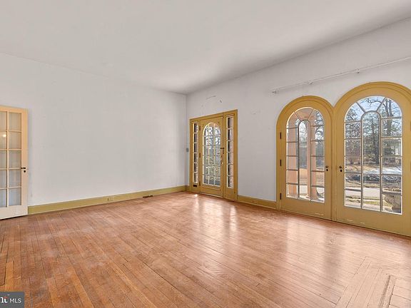 5th image of 513 Stamford Rd