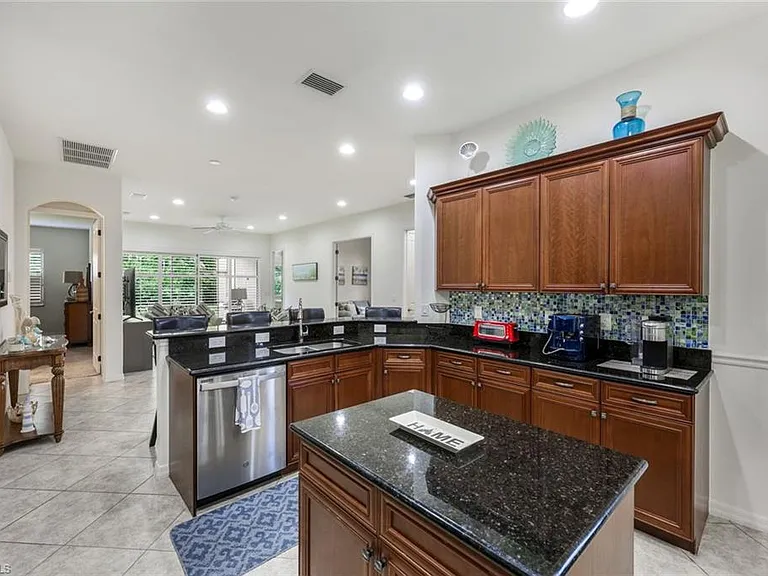 11072 Esteban Dr — Photo 6