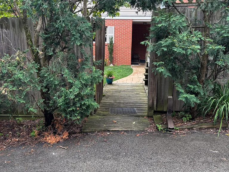 1414 S Negley Ave — Photo 13