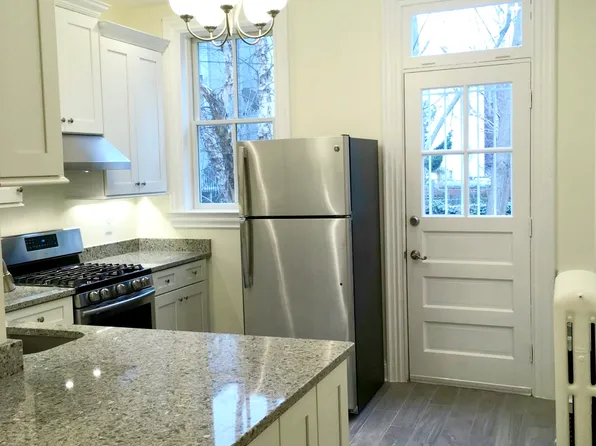 917 E Capitol St SE APT 1, Washington, DC 20003