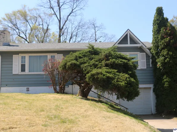 3481 Manderson St, Omaha, NE 68111