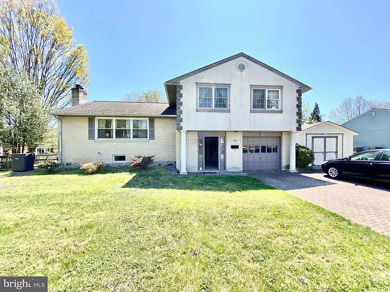 514 Ivydale Rd — Photo 8