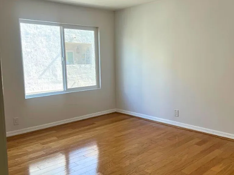 18411 Hatteras St #140 — Photo 8