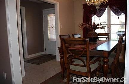 Dining Room - Ceramic Tile