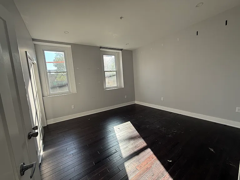 302 Richmond St #27 — Photo 5