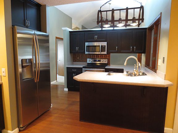 4th image of 8300 N Seneca Dr
