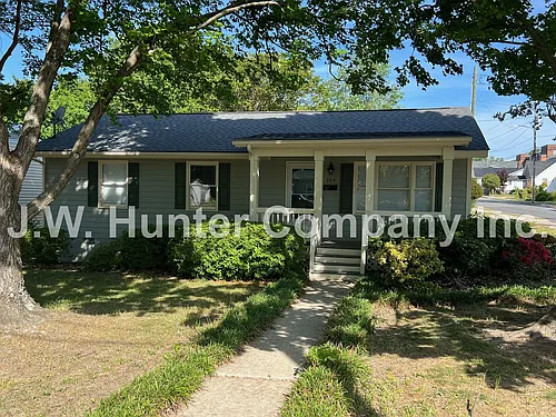304 Barbour St Photo 1