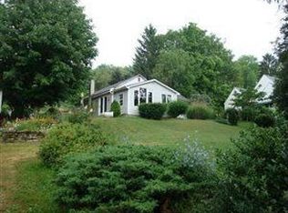 35 Half Moon Rd, Scenery Hill, PA 15360