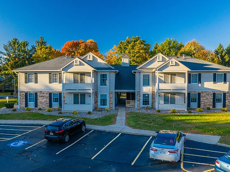 Wood Creek Apartments — Photo 13