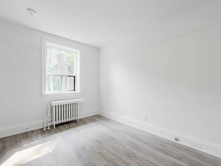 210 Wychwood Ave #10 — Photo 11