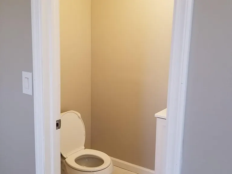 704 W Summer Rd — Photo 11