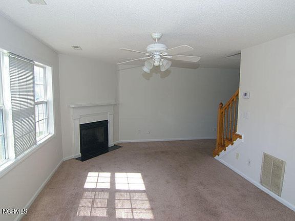 2nd image of 3951 Sterling Pointe Dr Unit Ooo5